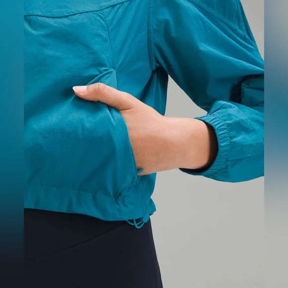 Lululemon Evergreen Cropped Anorak
Hawaiian Blue - Picture 5 of 15